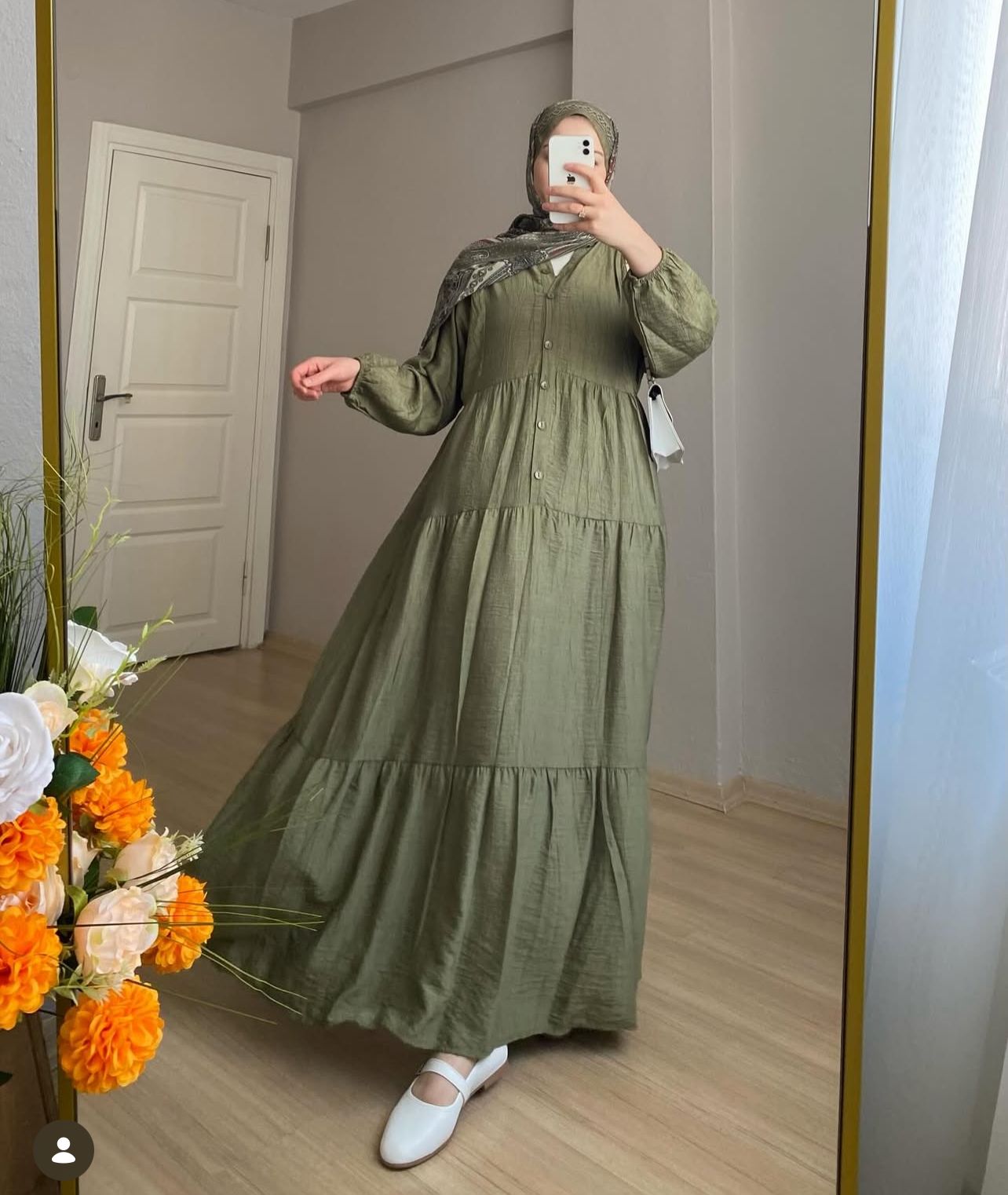 فستان سادة بالوانه المميزة - Image 2